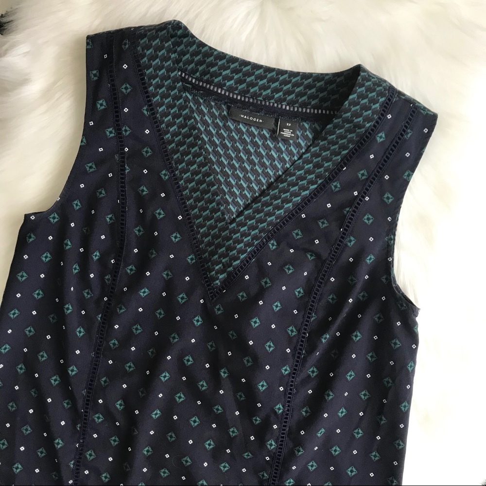 Halogen Printed V Neck Sleeveless Blouse